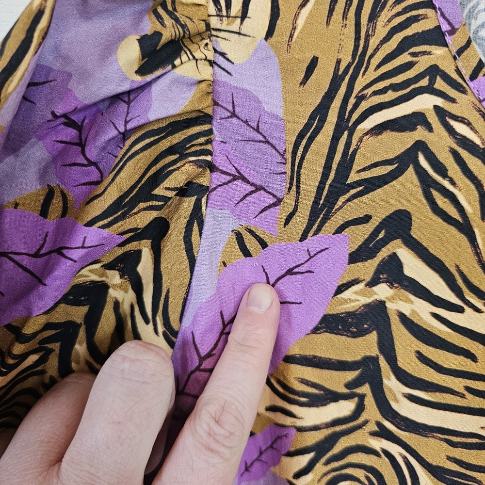 FARM Rio Tiger Leaves Lavender Puff Sleeve Mini Dress - Picture 12 of 12